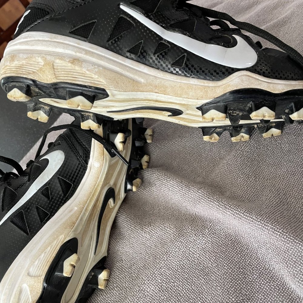 Cleats - Picture 5 of 5